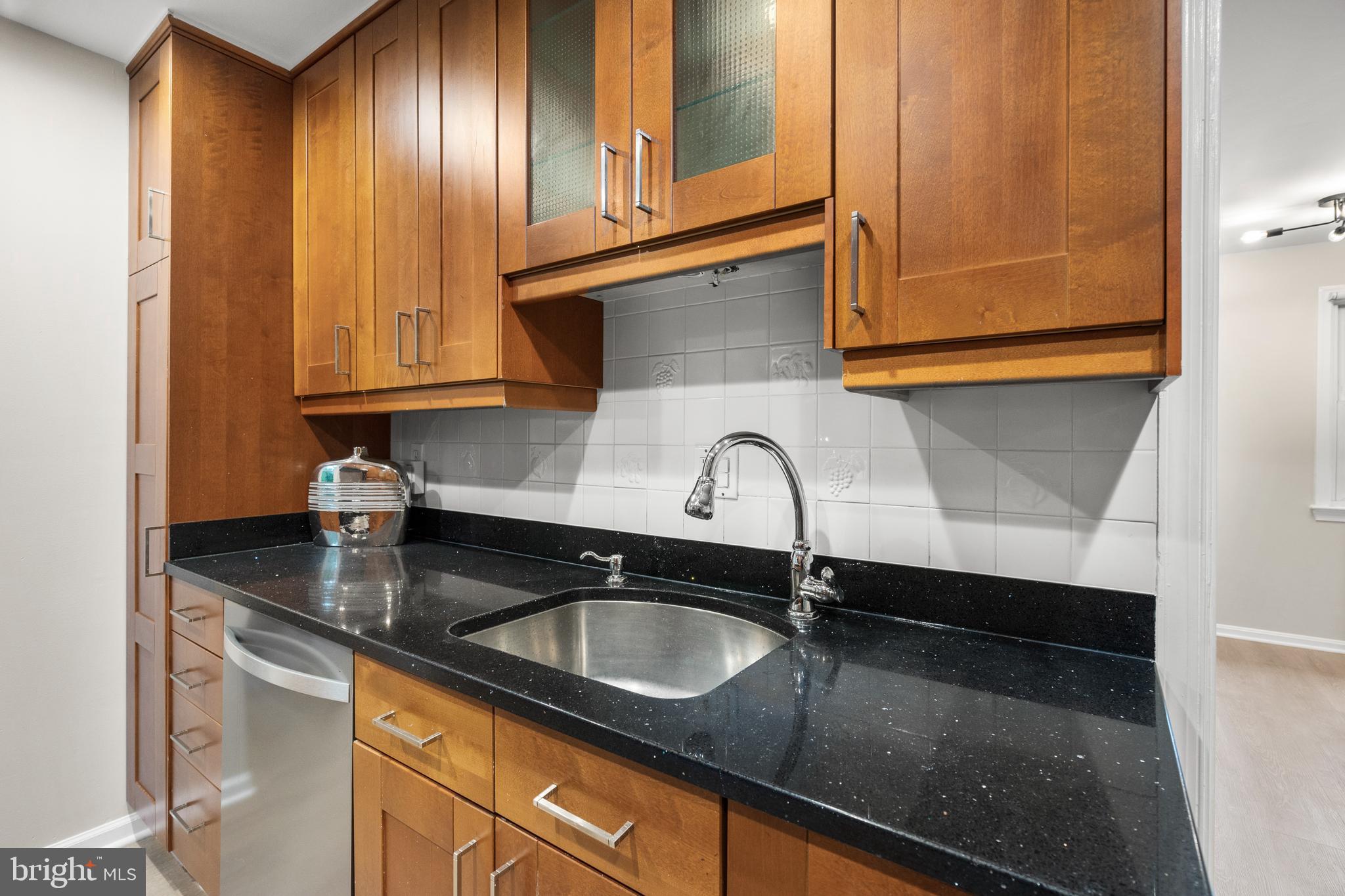 8309 Postoak Road Potomac, MD 20854 - Photo 13 of 49 Gallery Image 13
