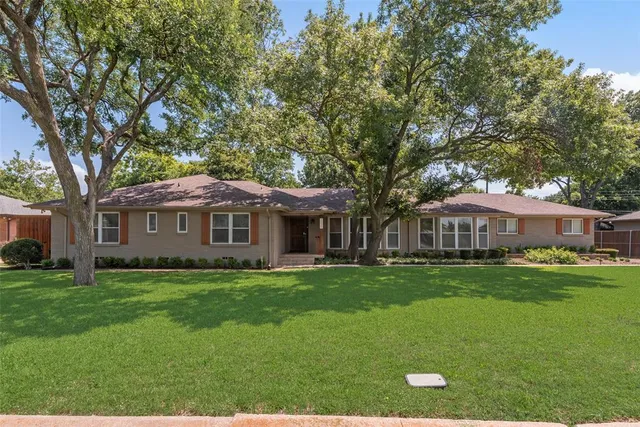 $825,000 | 5820 Forest Lane, Dallas, TX 75230