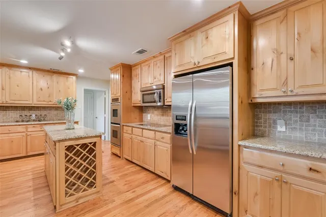 $825,000 | 5820 Forest Lane, Dallas, TX 75230