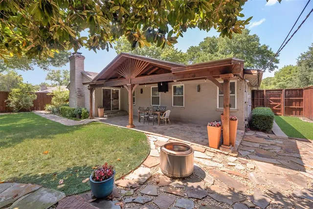 $825,000 | 5820 Forest Lane, Dallas, TX 75230