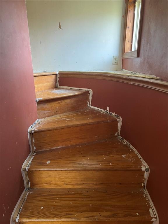 88 Fleming Road Grove City, PA 16127 - Photo 14 of 19 a close up of a mirror