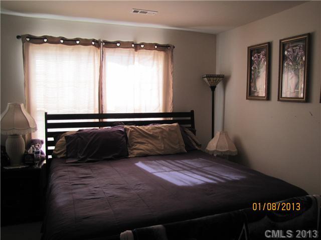 2758 Avalon Loop Road, Unit 8 Charlotte, NC 28269 - Photo 3 of 7 Gallery Image 3