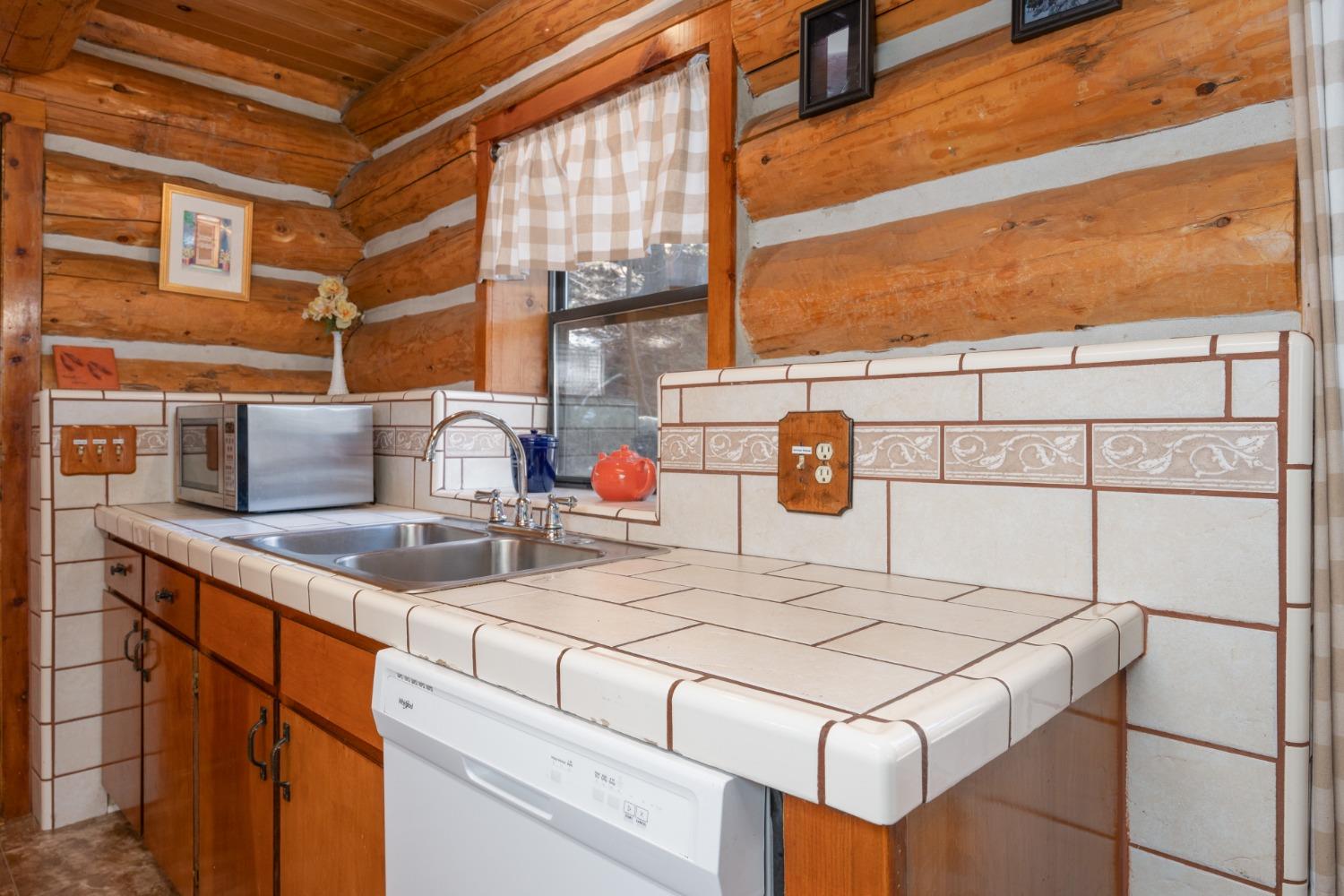 7426 Henness Ridge Road Yosemite West, CA 95389 - Photo 17 of 35