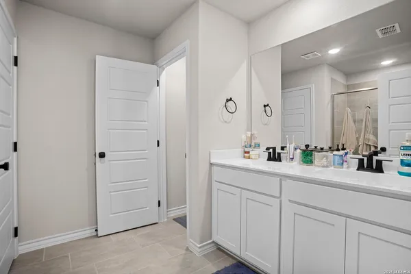 $349,900 | 16523 Rosemary Ridge, Elmendorf, TX 78112