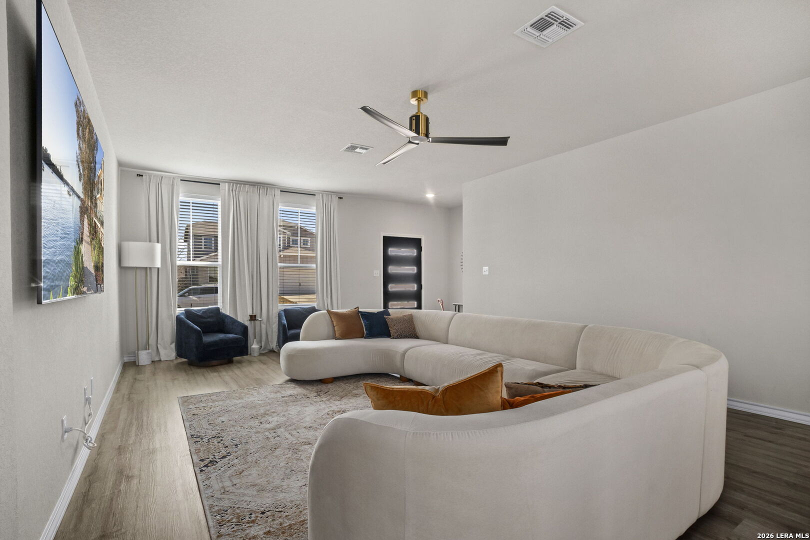 16523 Rosemary Ridge Elmendorf, TX 78112 - Photo 3 of 32