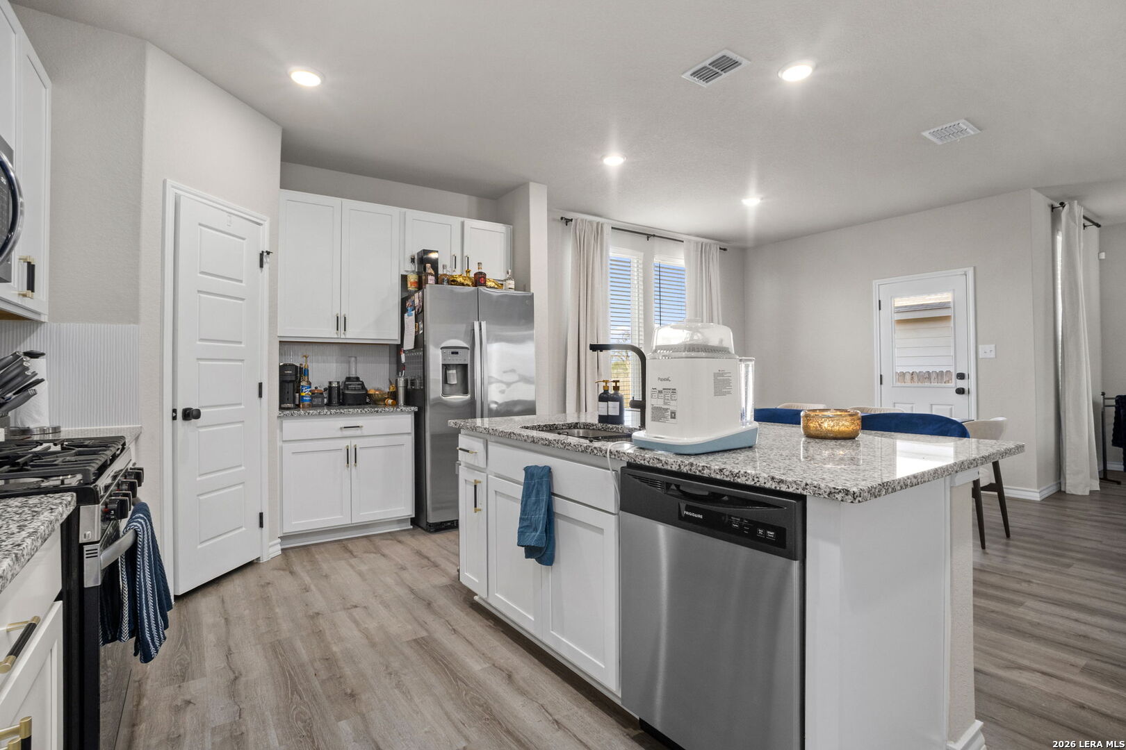 16523 Rosemary Ridge Elmendorf, TX 78112 - Photo 8 of 32