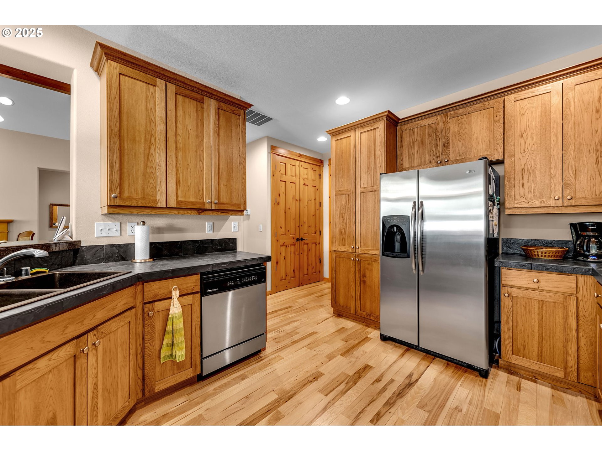 19606 Southeast 26th Way Camas, WA 98607 - Photo 17 of 40 Kitchen