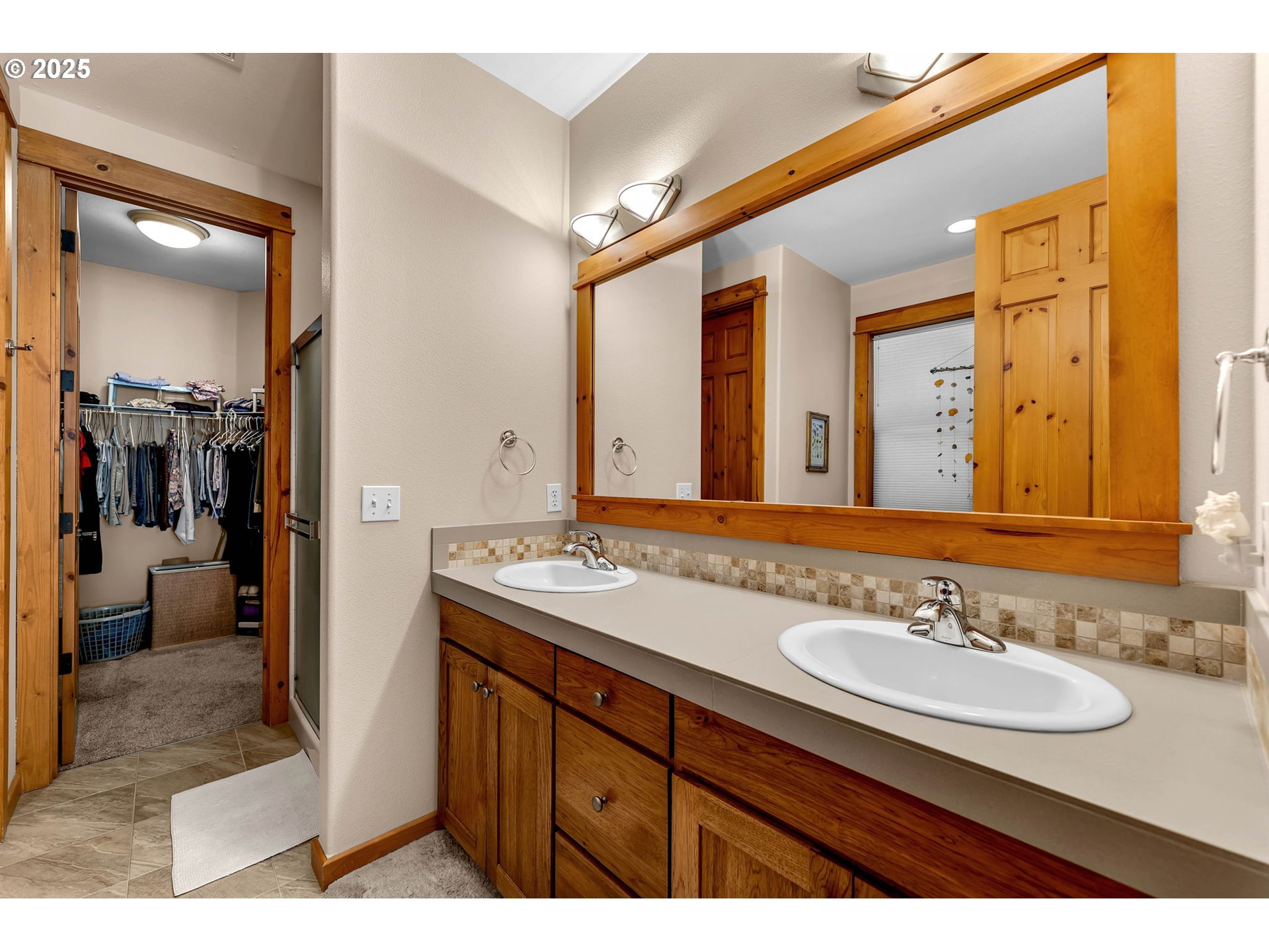 19606 Southeast 26th Way Camas, WA 98607 - Photo 25 of 40 Bathroom