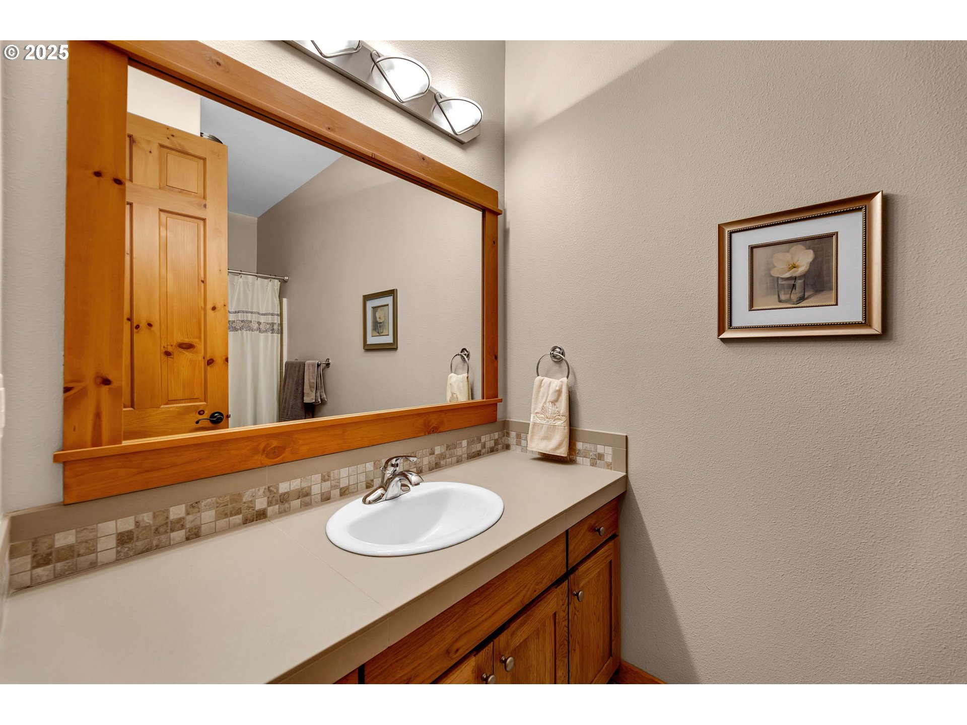 19606 Southeast 26th Way Camas, WA 98607 - Photo 28 of 40 Bathroom