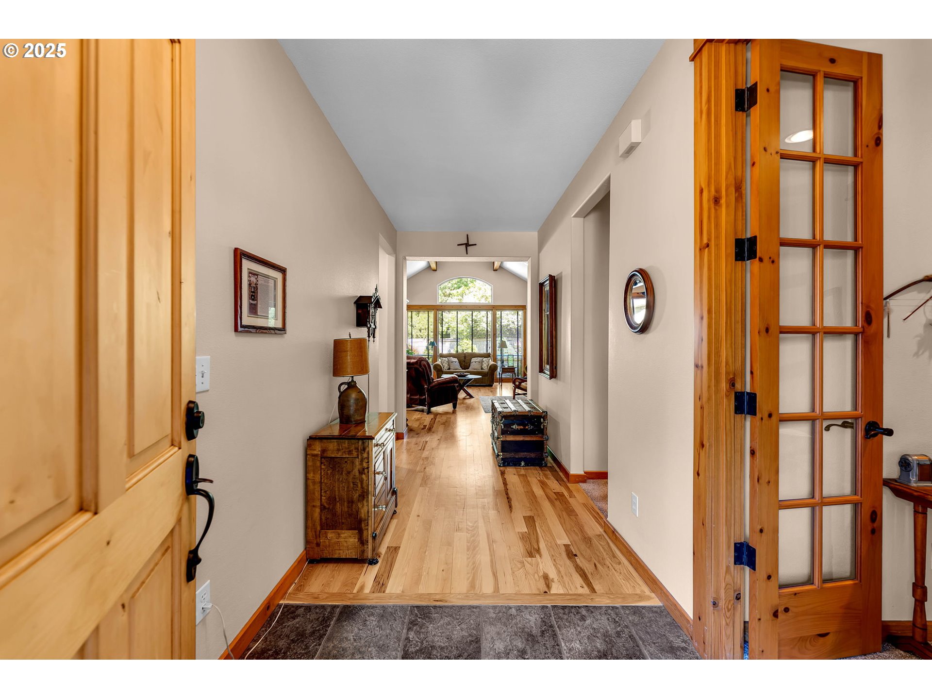 19606 Southeast 26th Way Camas, WA 98607 - Photo 5 of 40 Entrance/Foyer