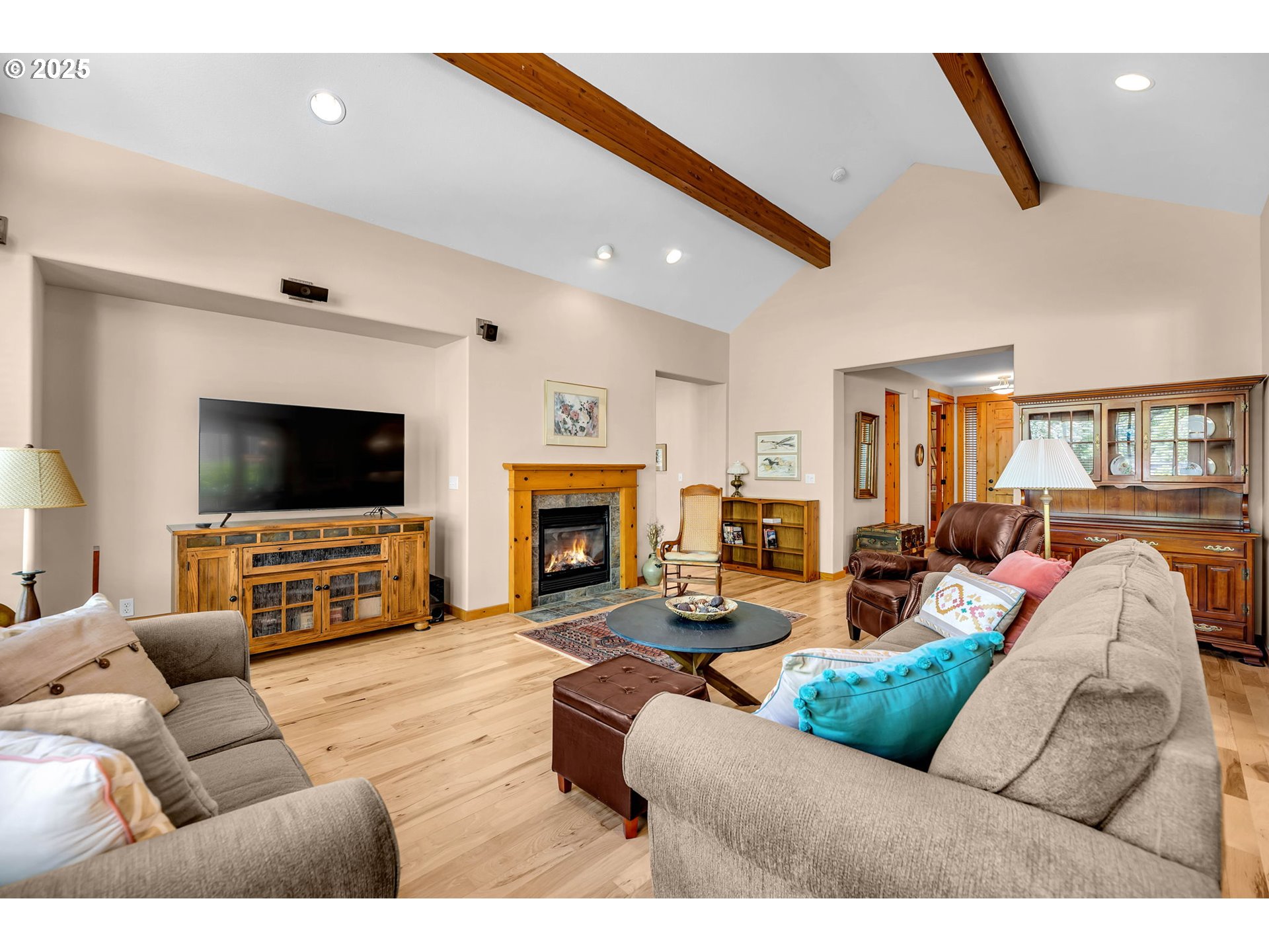 19606 Southeast 26th Way Camas, WA 98607 - Photo 10 of 40 Living Room