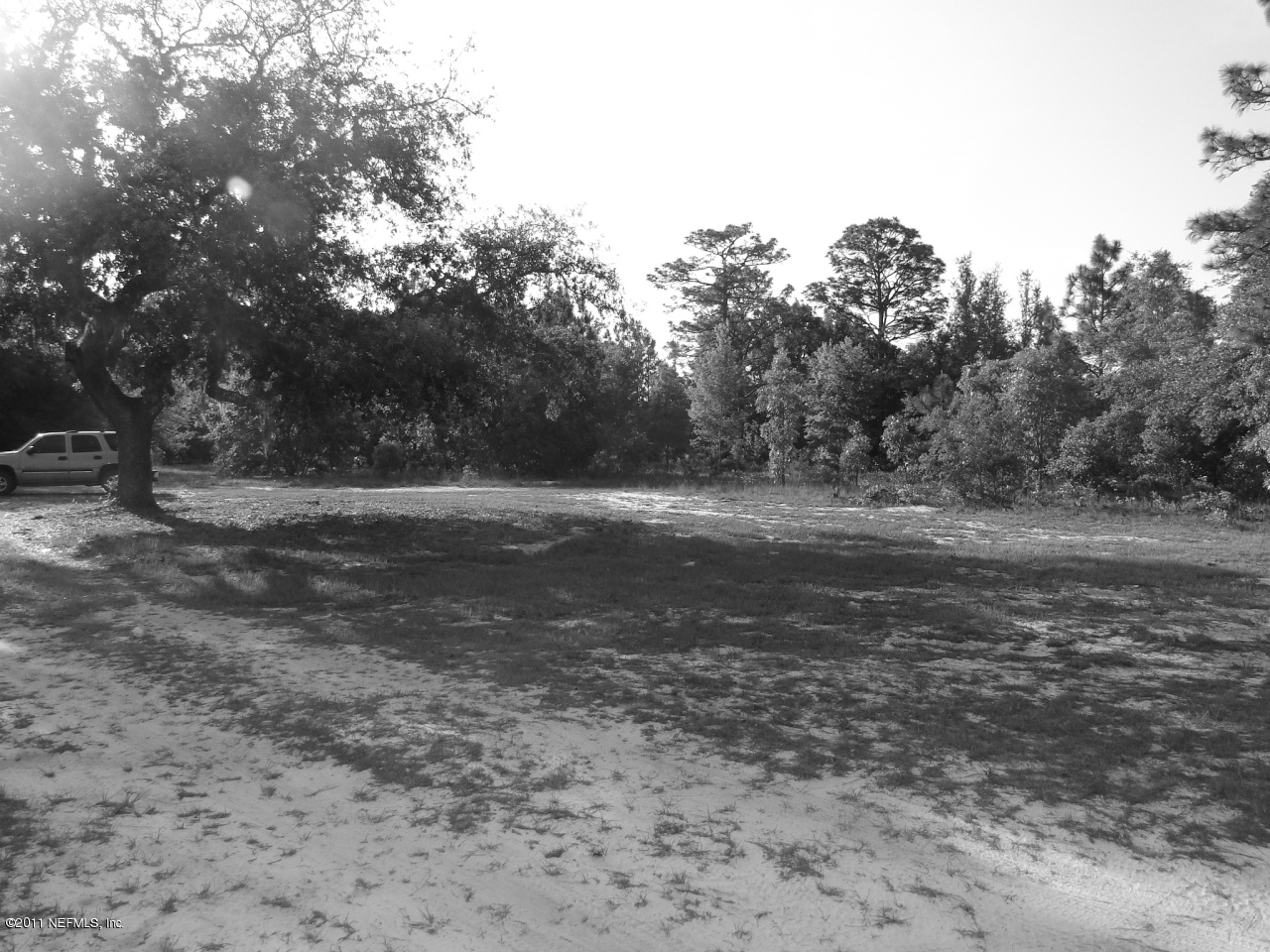 144 Osteen Road Interlachen, FL 32148 - Photo 3 of 12 Front Yard