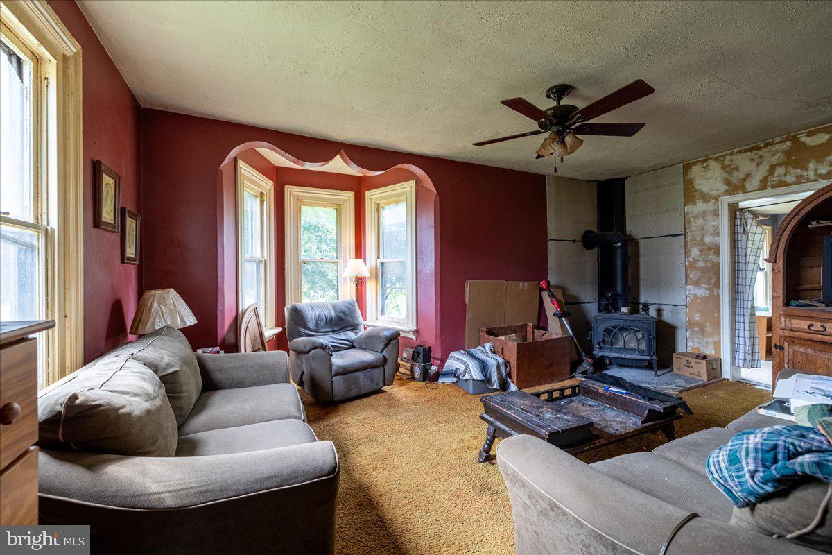 2260 Allentown Road Quakertown, PA 18951 - Photo 8 of 28 Living Room