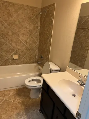 $2,735 | 2008 Biscayne Lake Drive, Pearland, TX 77584