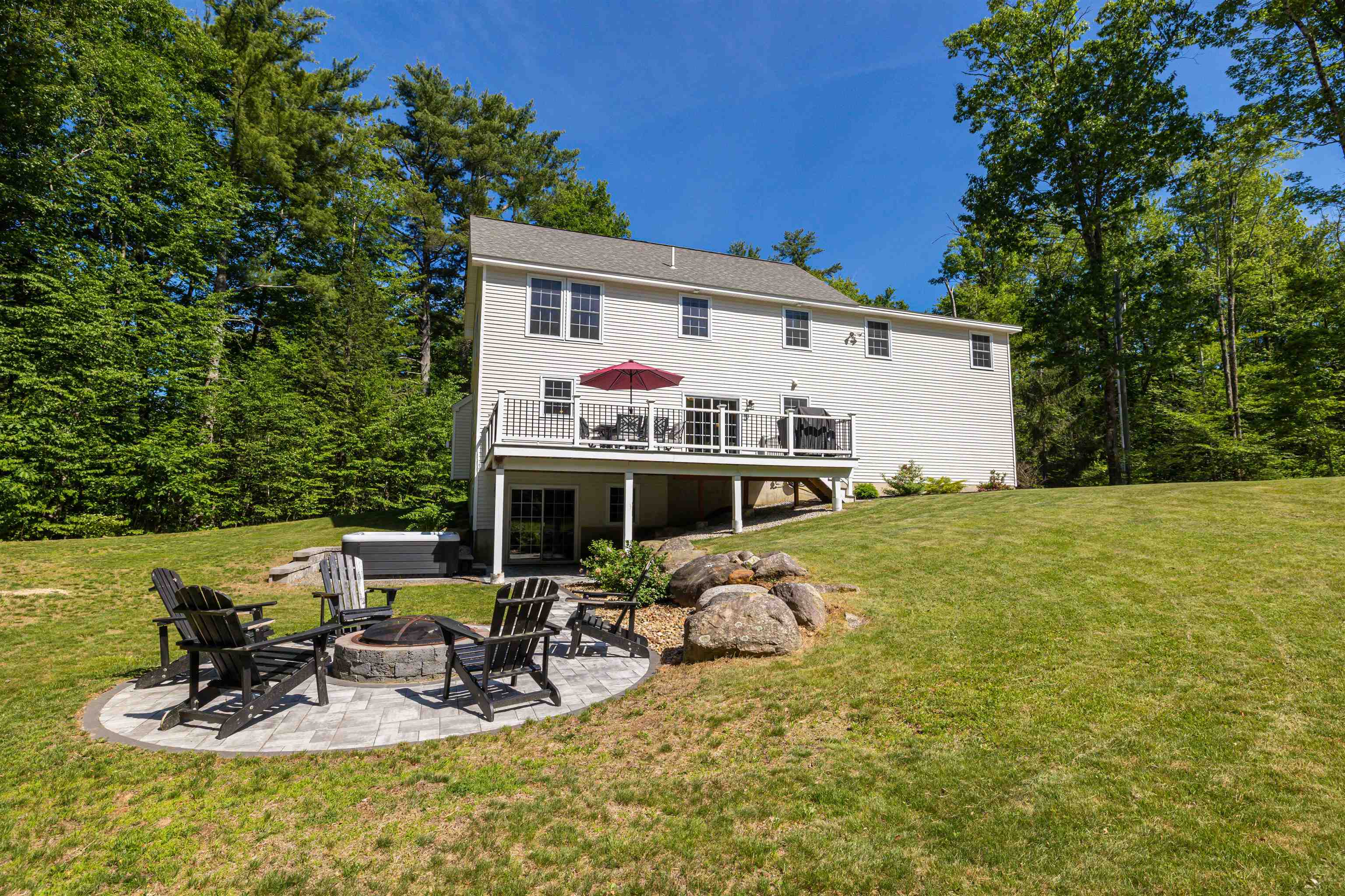 877 River Road Weare, NH 03281 - Photo 2 of 58