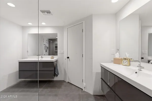 $940,000 | 3020 East Wethersfield Road, Phoenix, AZ 85032