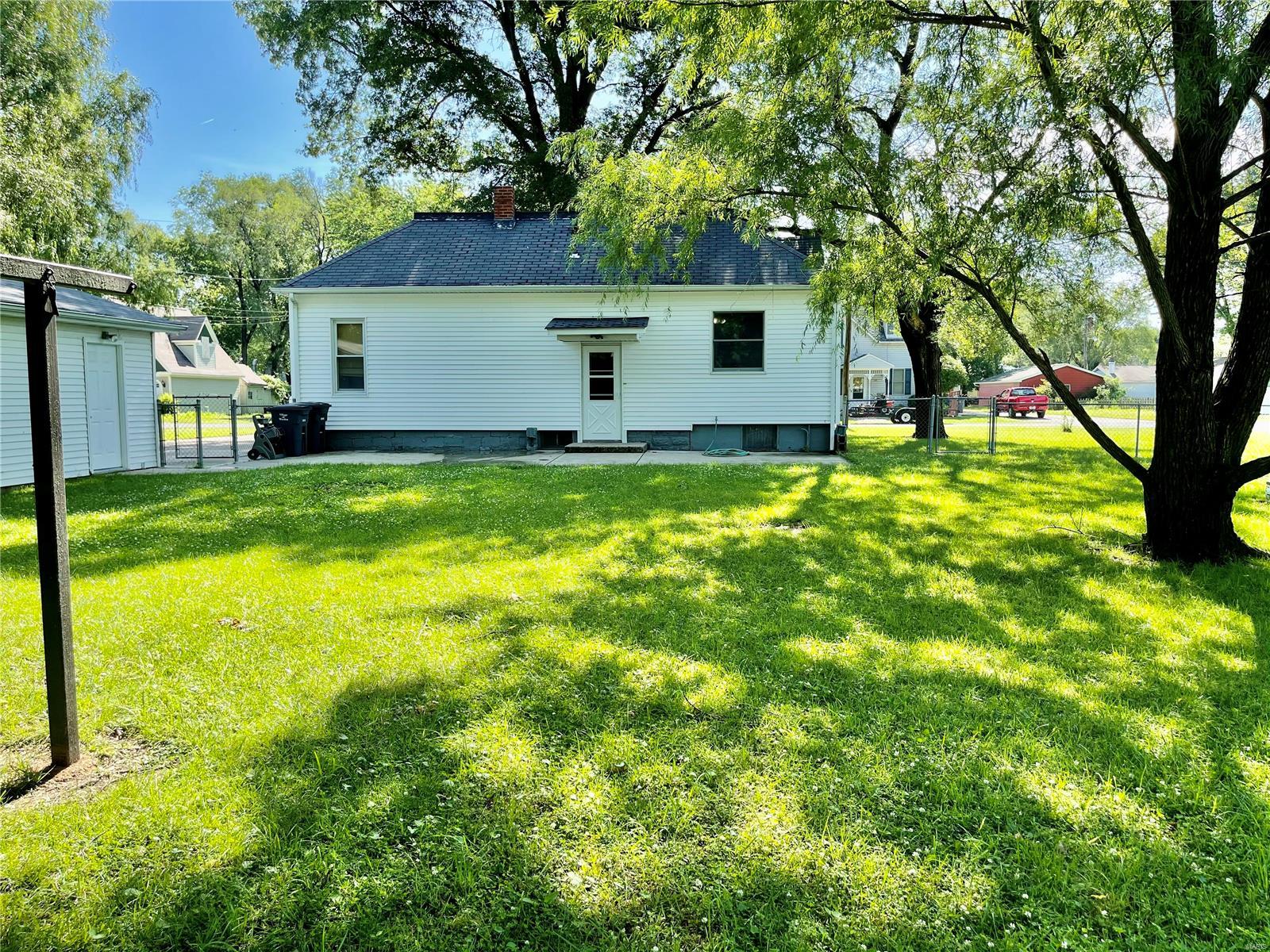 121 Kansas Street Worden, IL 62097 - Photo 4 of 12 Gallery Image 4