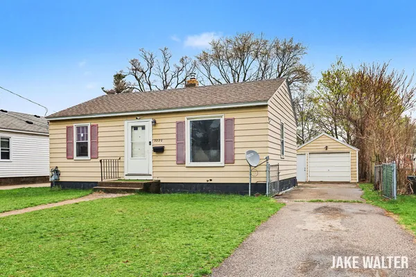 $250,000 | 3220 Hillcroft Avenue Southwest, Wyoming, MI 49548