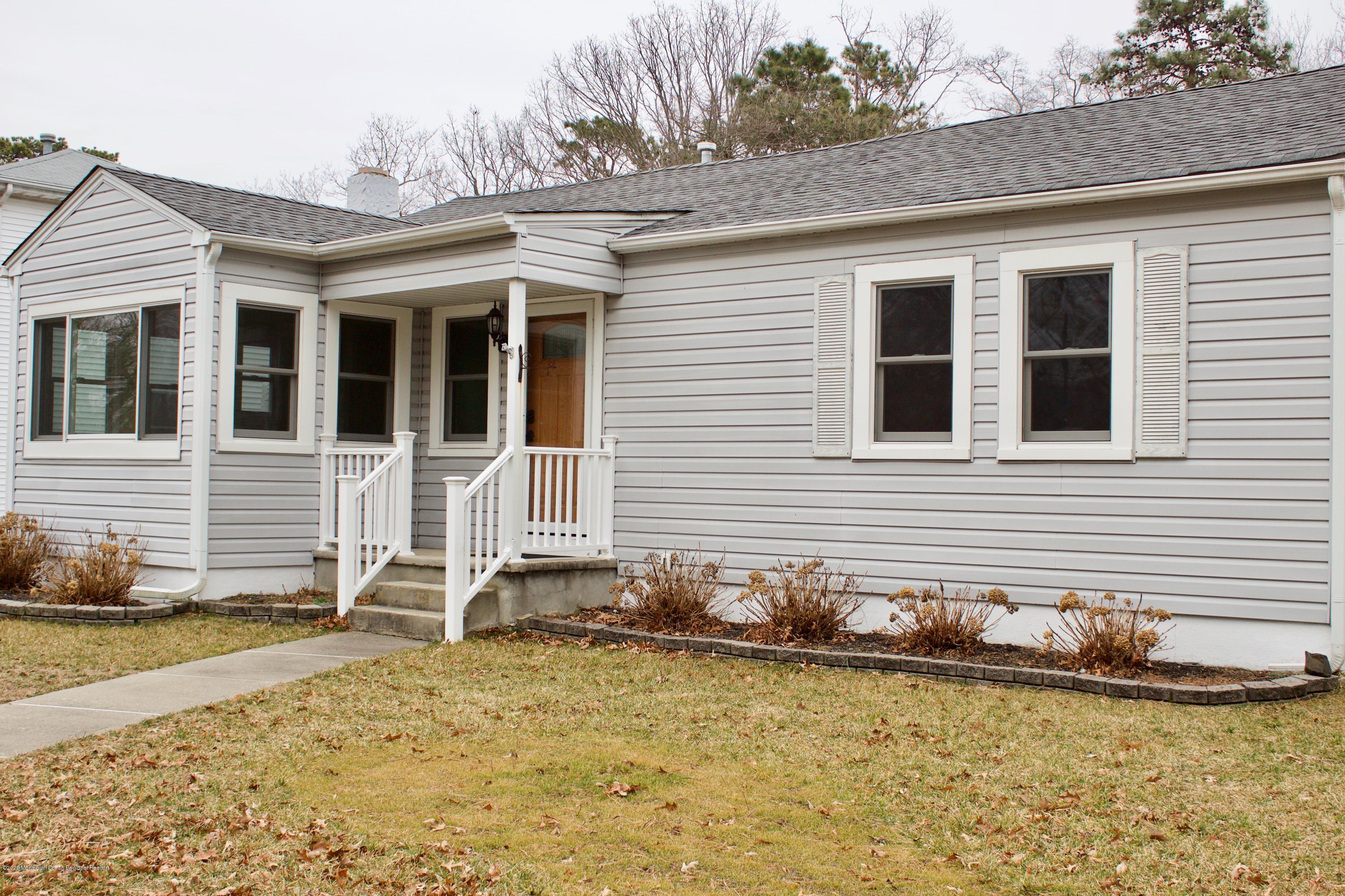 572 Drum Point Road Brick, NJ 08723 - Photo 2 of 32 IMG_0864