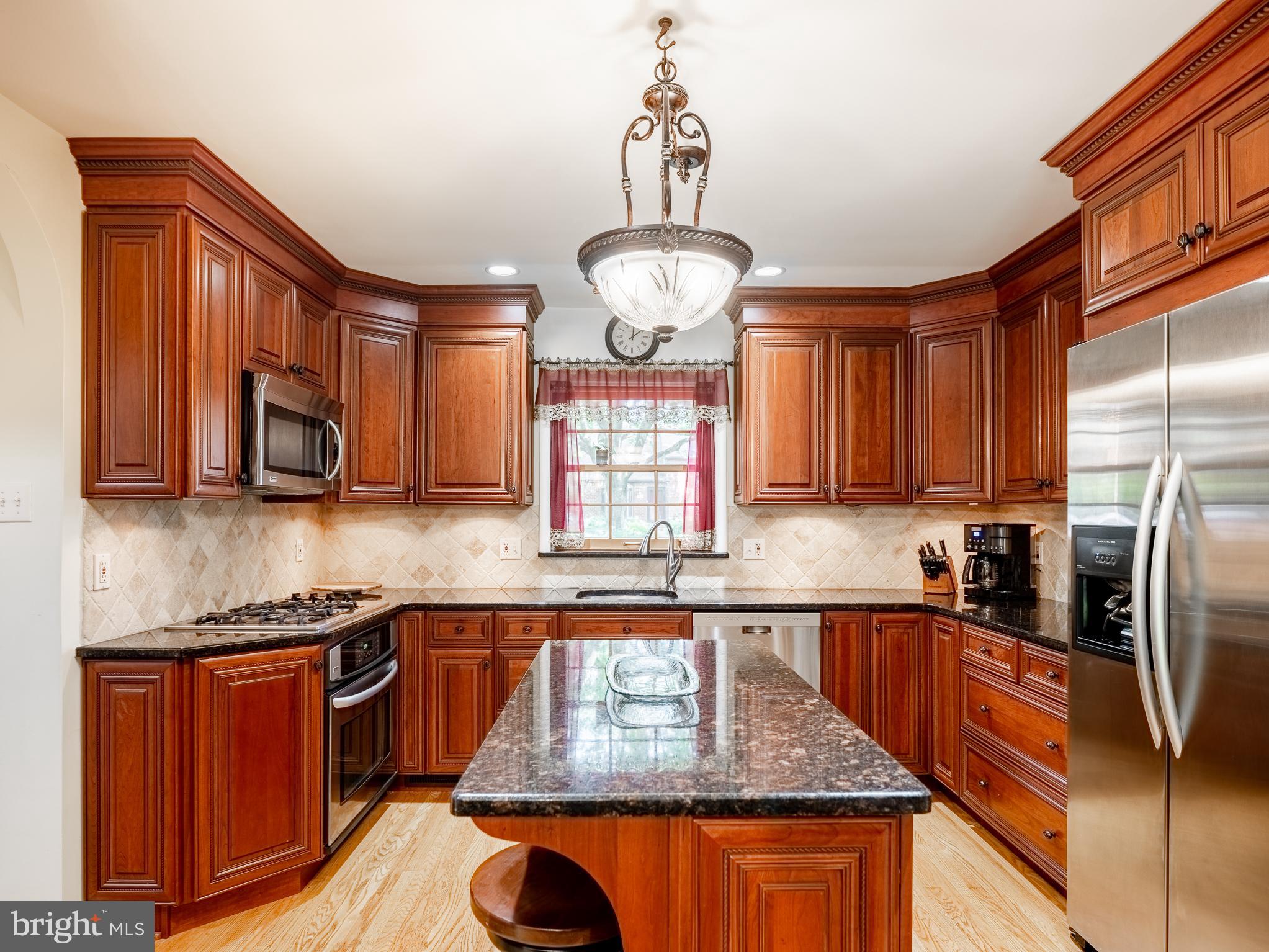 8408 Chippewa Road Philadelphia, PA 19128 - Photo 5 of 47