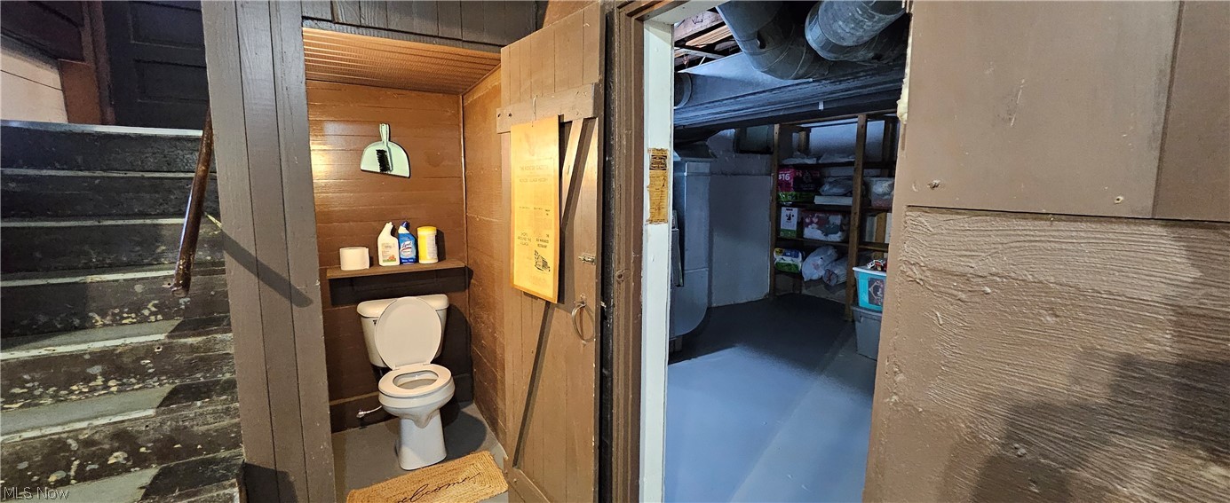 1050 Cambridge Road Coshocton, OH 43812 - Photo 46 of 50 Bathroom featuring toilet