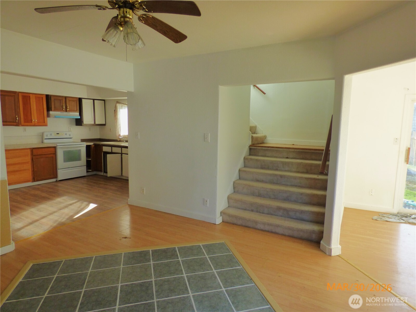 615 Haight Street Aberdeen, WA 98520 - Photo 4 of 18 a view of an empty room with a fireplace