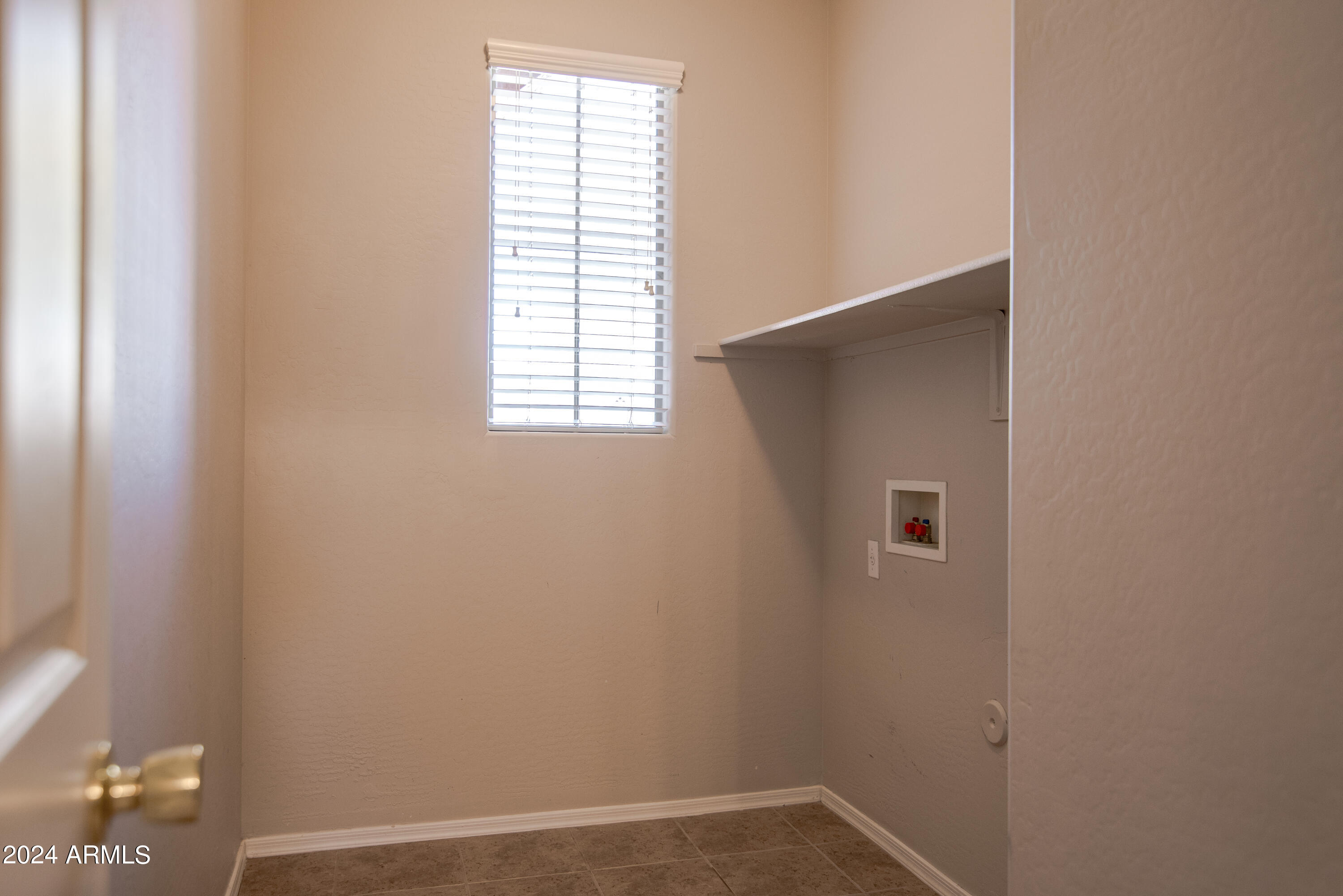 15467 West Redfield Road Surprise, AZ 85379 - Photo 12 of 28 12 Laundry Room