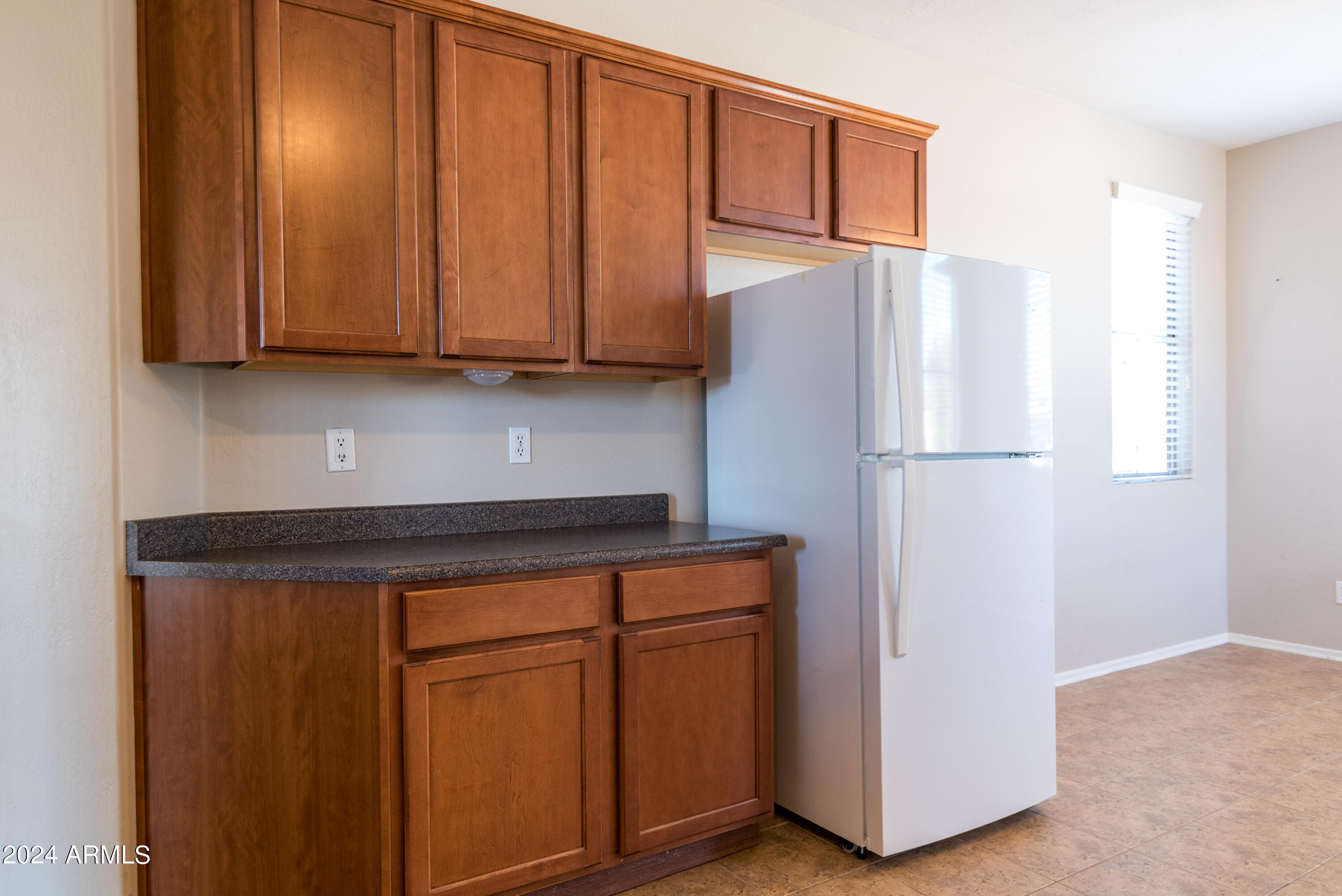 15467 West Redfield Road Surprise, AZ 85379 - Photo 7 of 28 7 Kitchen