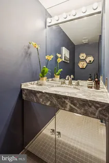 $800,000 | 2219 Delancey Place, Unit 6, Philadelphia, PA 19103
