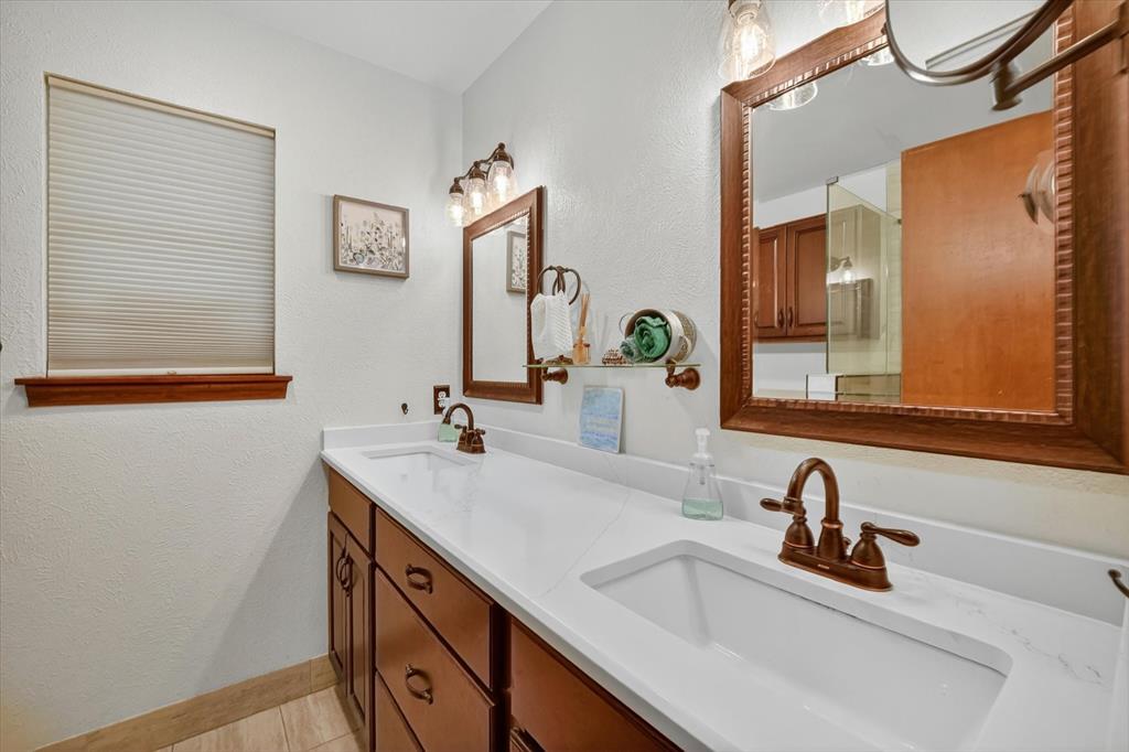 2214 Ravinia Drive Arlington, TX 76012 - Photo 22 of 40