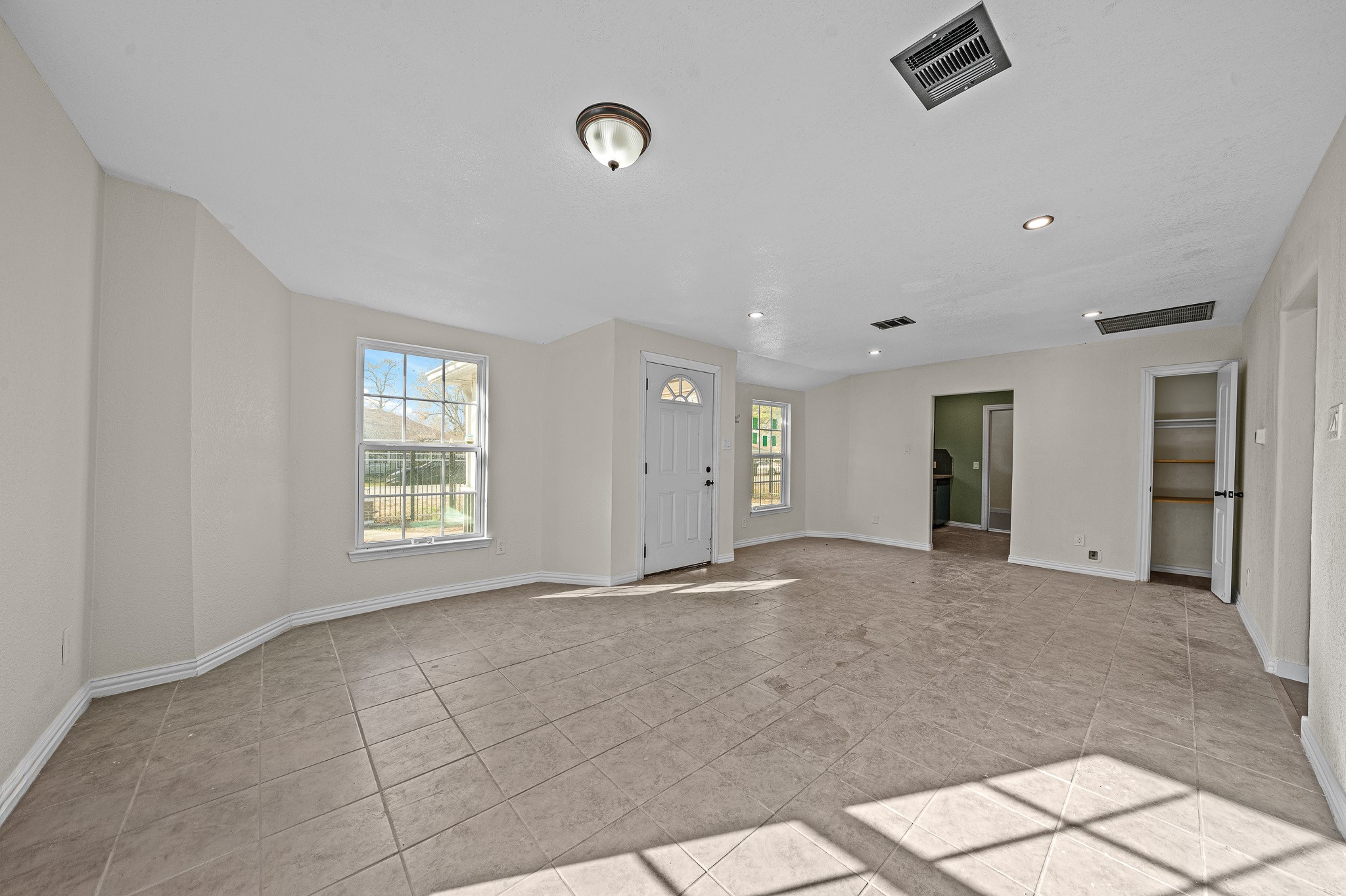 6911 Sherwood Drive Houston, TX 77021 - Photo 7 of 26