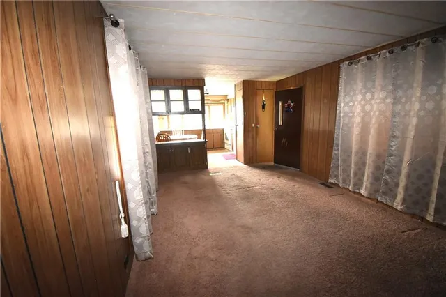 a view of livingroom with furniture