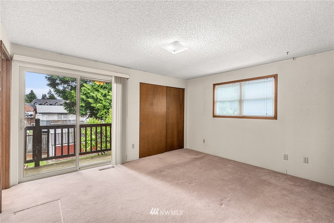 9622 Northeast 204th Place Bothell, WA 98011 - Photo 14 of 25