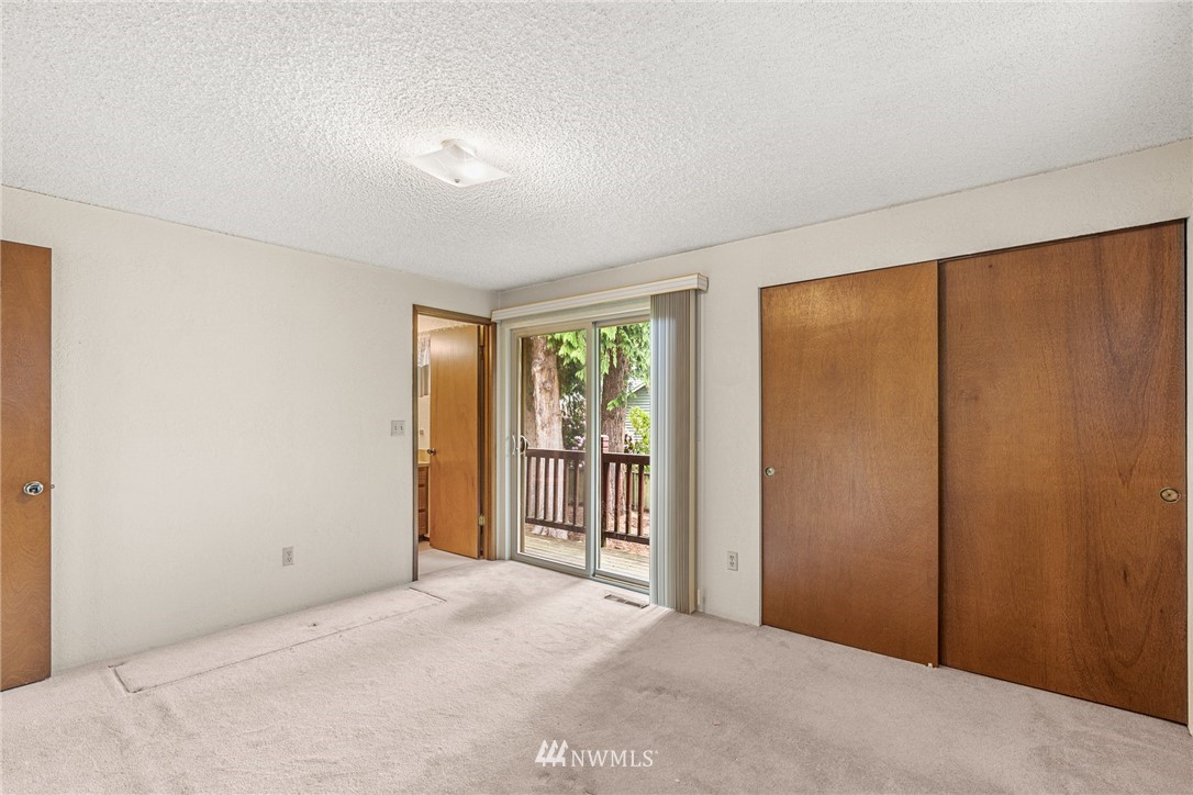 9622 Northeast 204th Place Bothell, WA 98011 - Photo 15 of 25