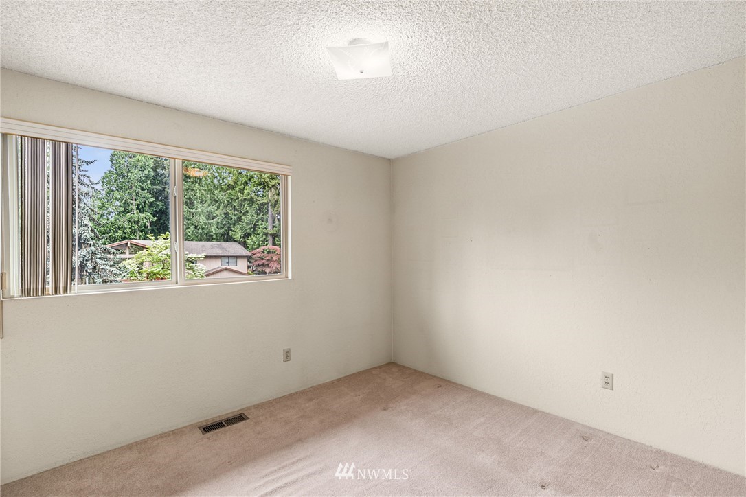 9622 Northeast 204th Place Bothell, WA 98011 - Photo 17 of 25