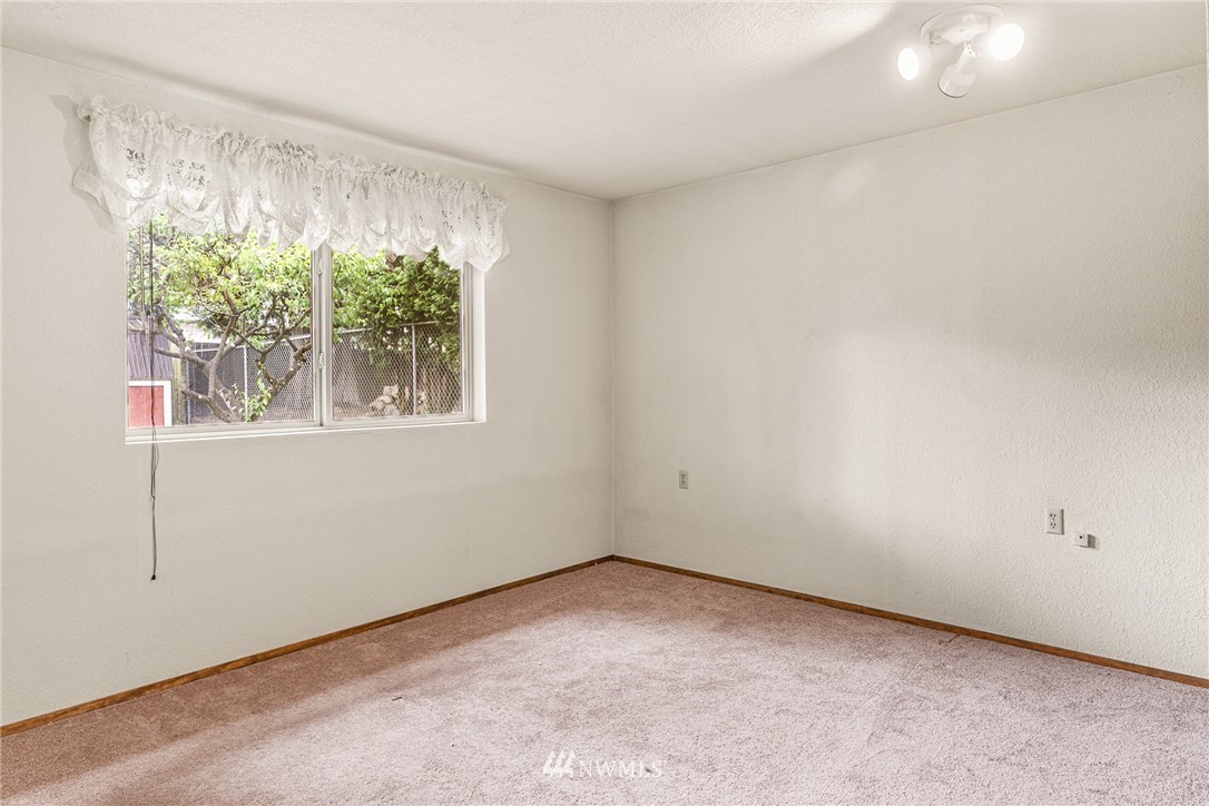 9622 Northeast 204th Place Bothell, WA 98011 - Photo 24 of 25