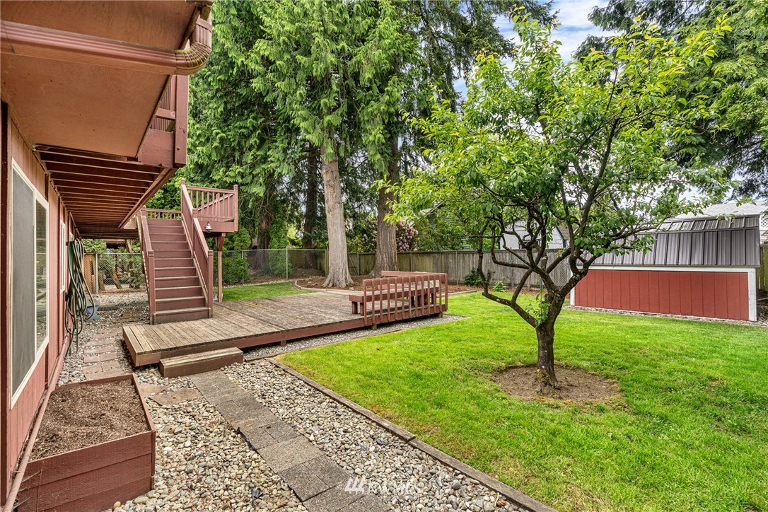 9622 Northeast 204th Place Bothell, WA 98011 - Photo 5 of 25