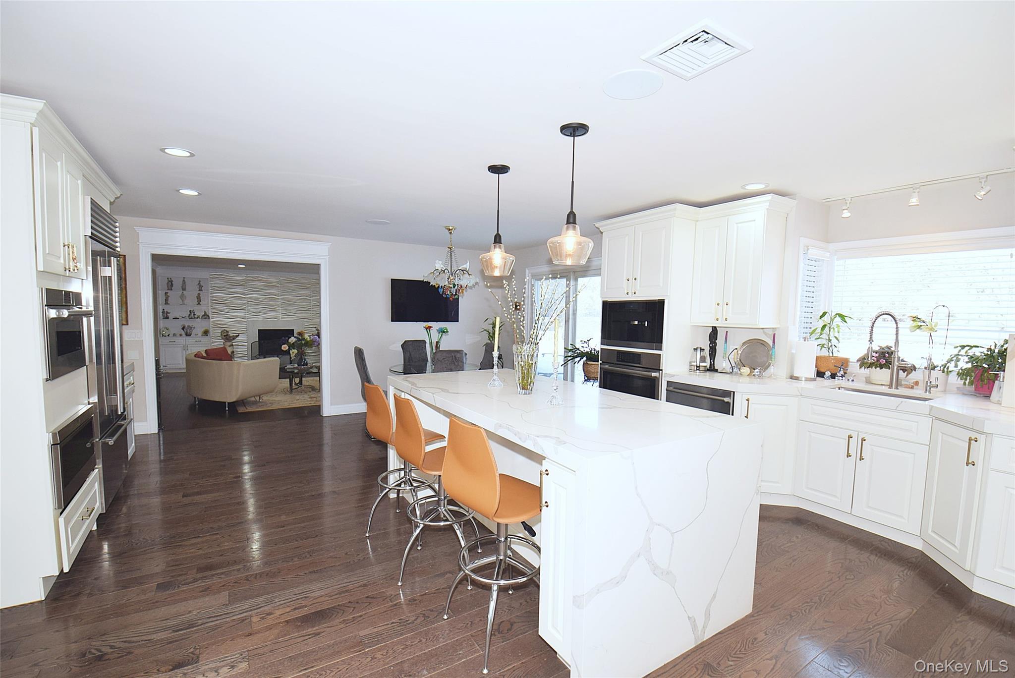 422 Mill River Road Oyster Bay, NY 11771 - Photo 12 of 36 Kitchen