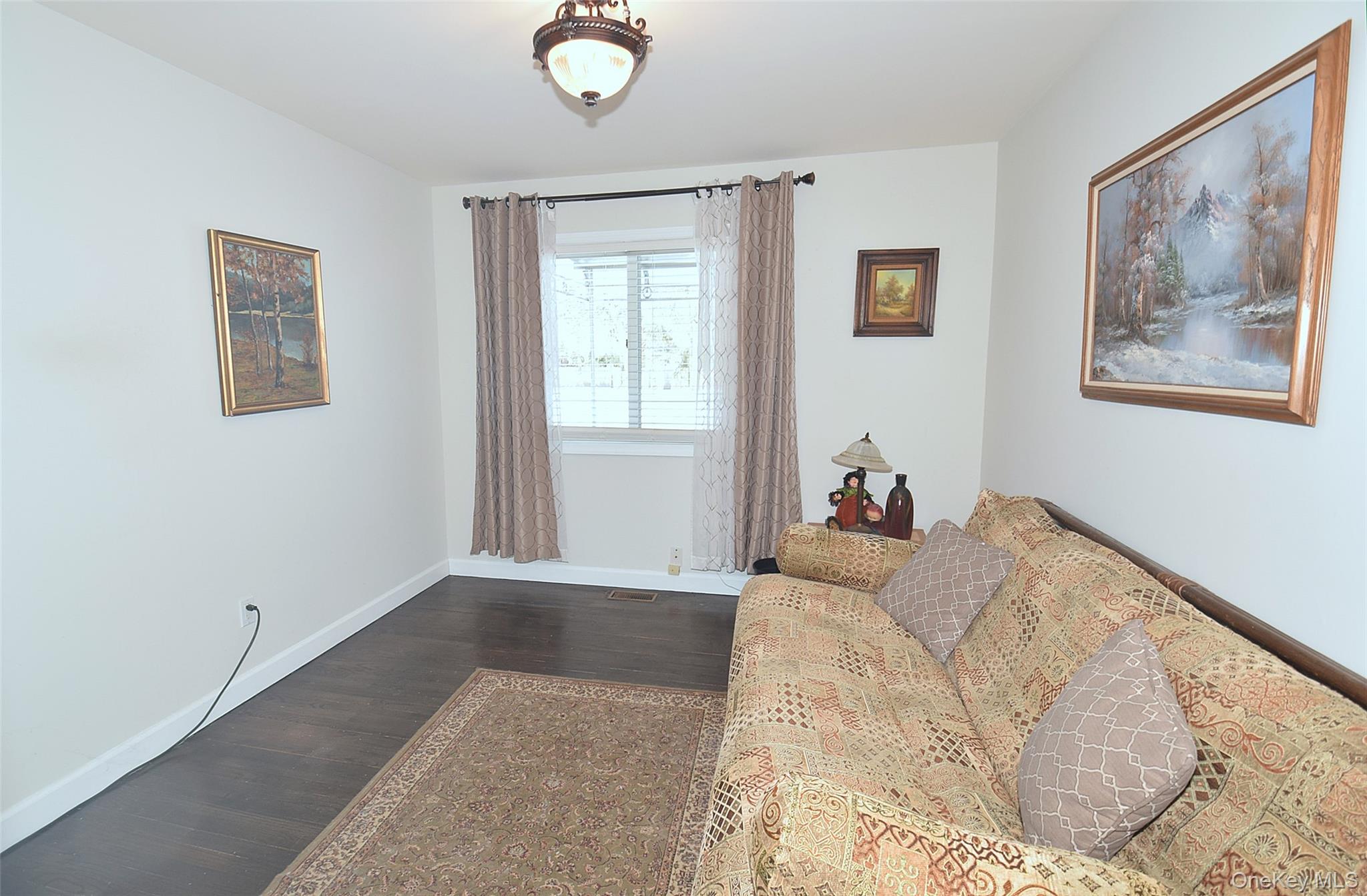 422 Mill River Road Oyster Bay, NY 11771 - Photo 14 of 36 Guest Bedroom / Office on the 1st Floor