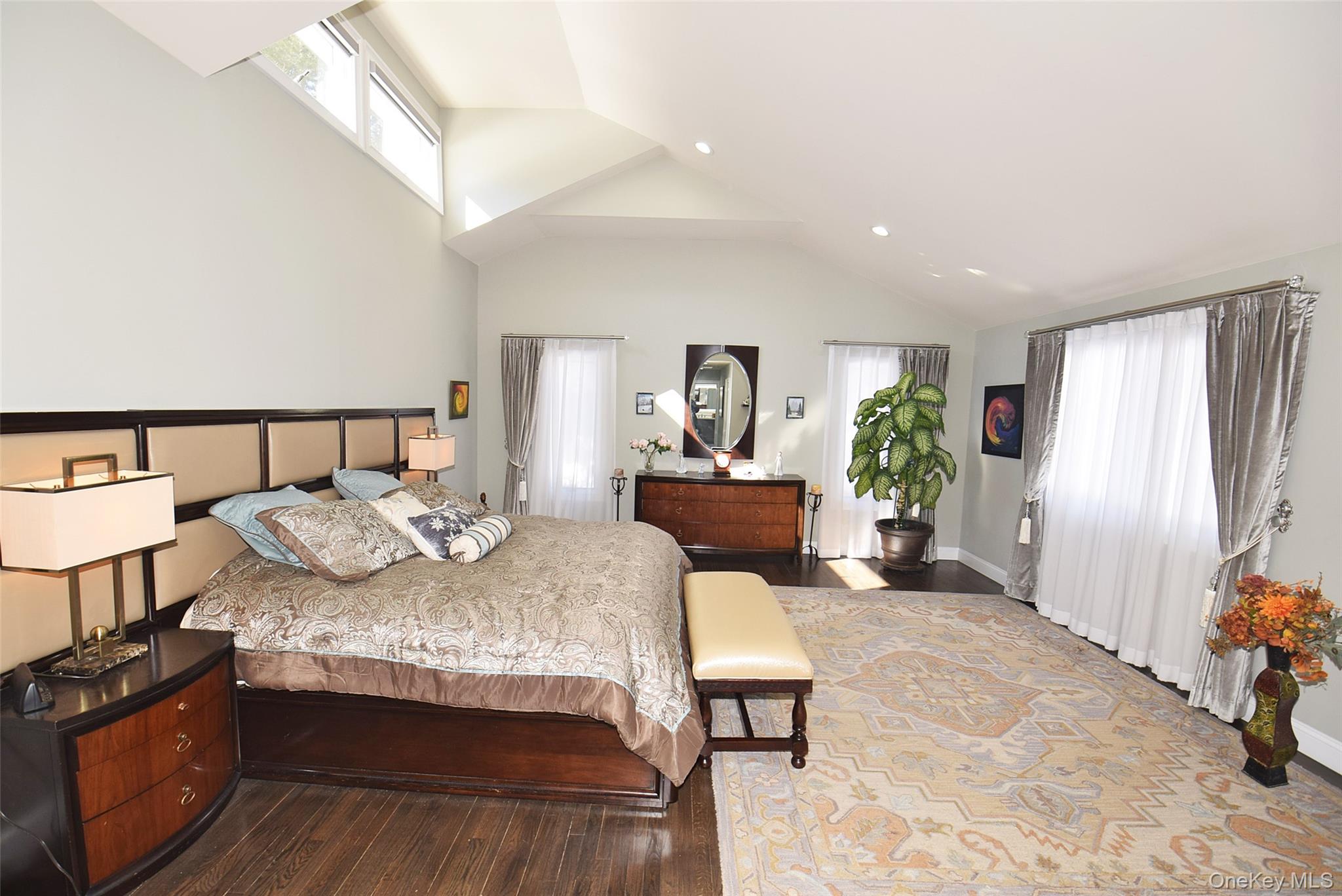 422 Mill River Road Oyster Bay, NY 11771 - Photo 17 of 36