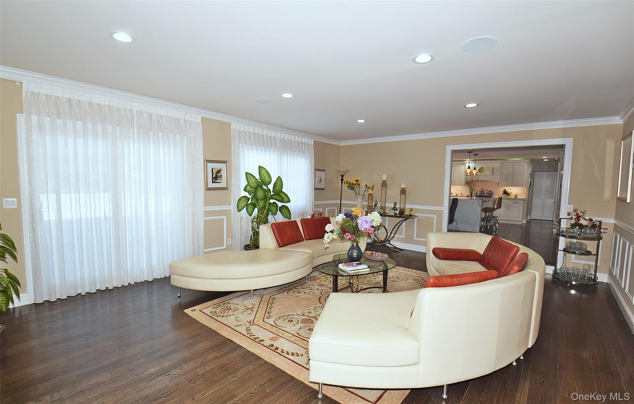 422 Mill River Road Oyster Bay, NY 11771 - Photo 8 of 36 Family Room