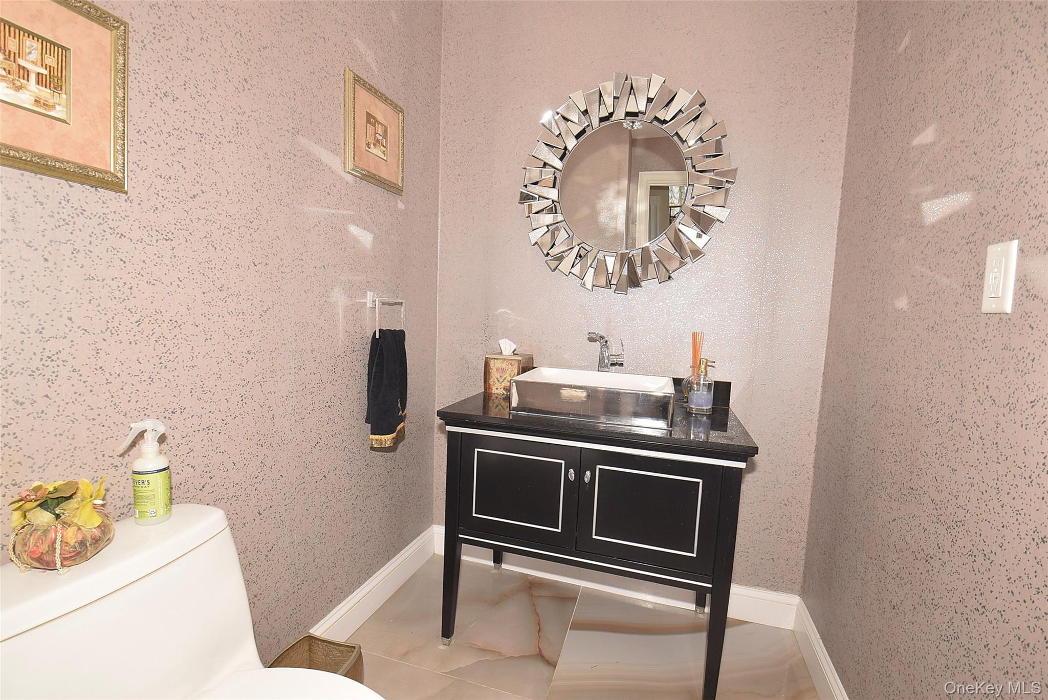 422 Mill River Road Oyster Bay, NY 11771 - Photo 10 of 36 Powder Room