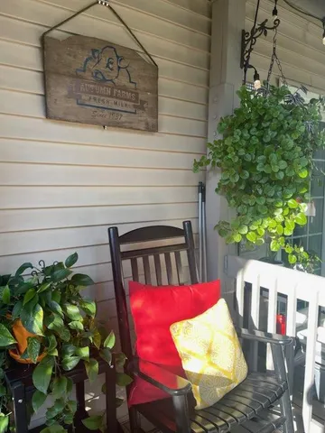 $369,000 | 1949 West Birchwood Avenue, Unit 2, Chicago, IL 60626