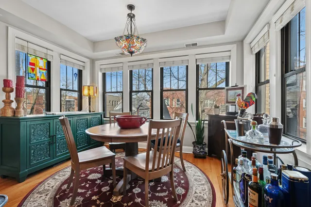 $369,000 | 1949 West Birchwood Avenue, Unit 2, Chicago, IL 60626