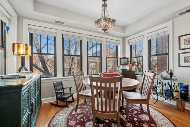 $369,000 | 1949 West Birchwood Avenue, Unit 2, Chicago, IL 60626