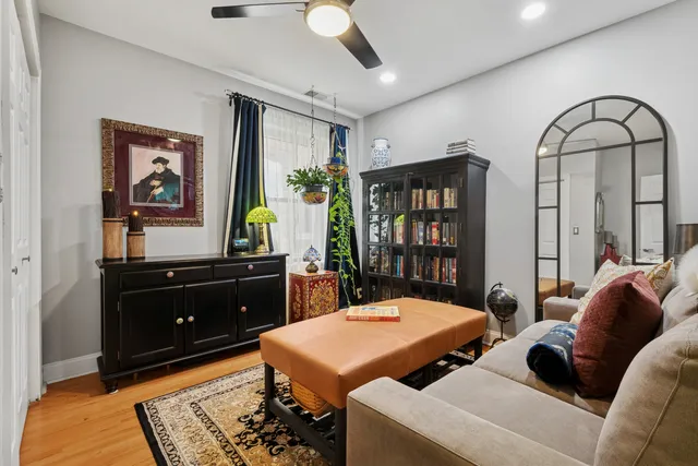 $369,000 | 1949 West Birchwood Avenue, Unit 2, Chicago, IL 60626