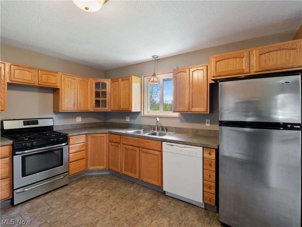6097 Carsten Road Medina, OH 44256 - Photo 9 of 31 Gallery Image 9
