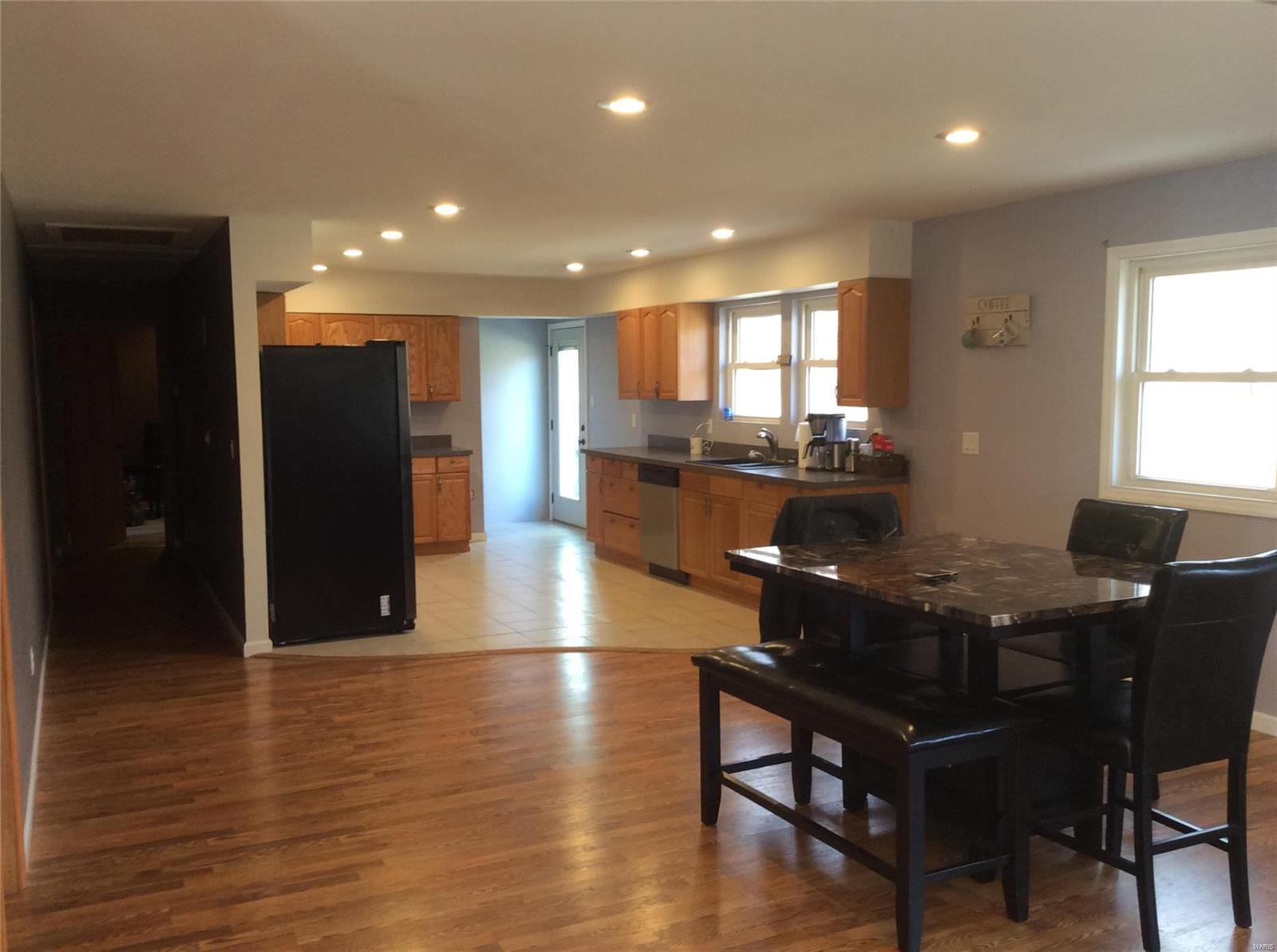 1152 Brown Brighton, IL 62012 - Photo 14 of 23