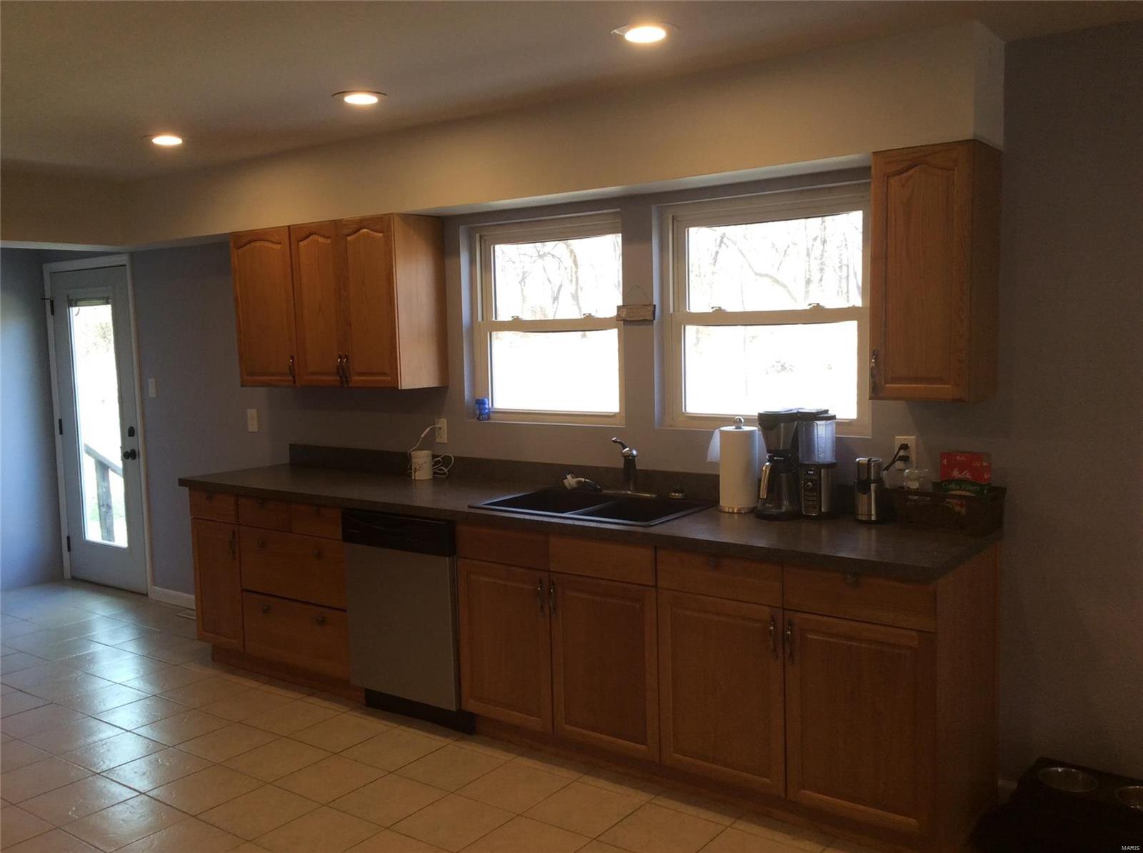 1152 Brown Brighton, IL 62012 - Photo 8 of 23
