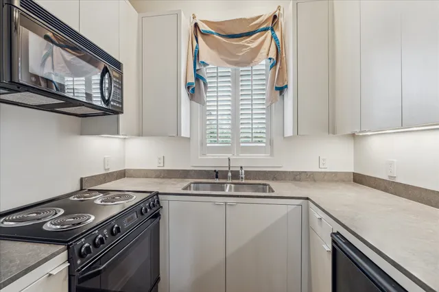 $4,600,000 | 6107 Crab Orchard Road, Houston, TX 77057